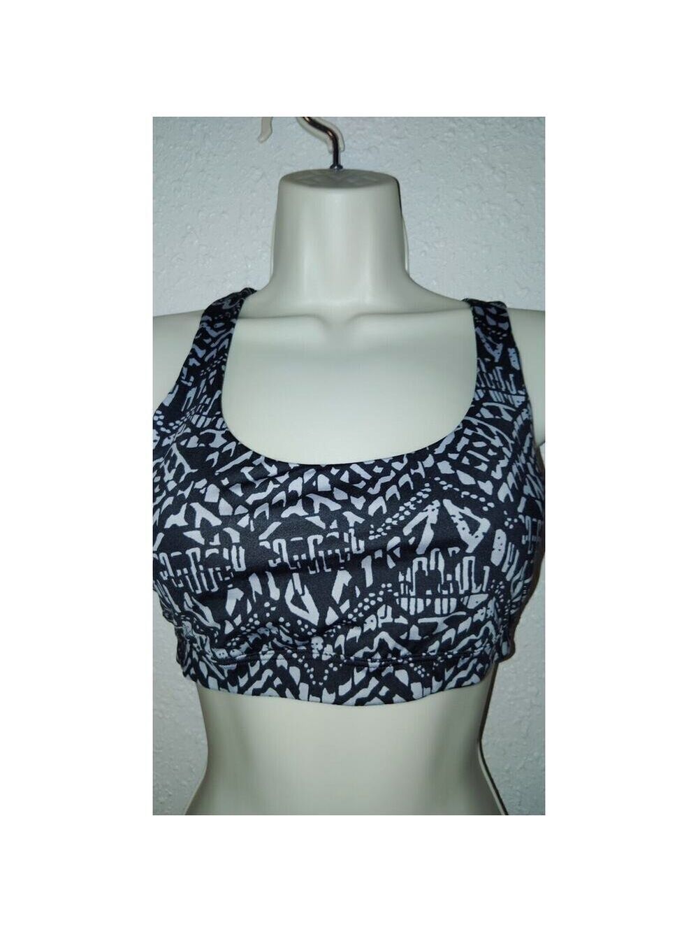 Victoria Secret Sports Bra Small Black And White Geometric Pattern Cris Cross